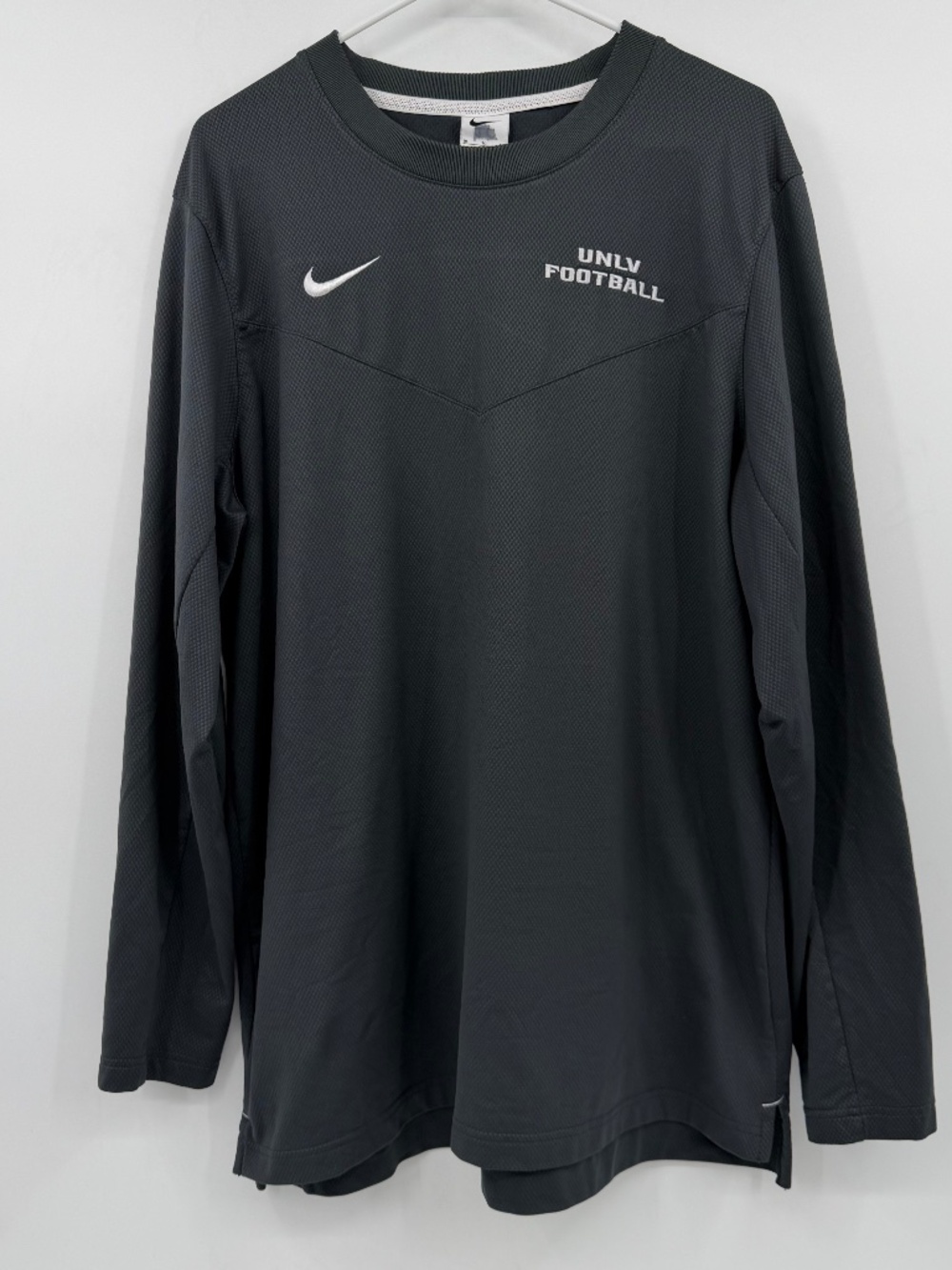 UNLV Football Nike Shirt Men XL Gray Dri Fit Sideline Long Sleeve Crew Neck